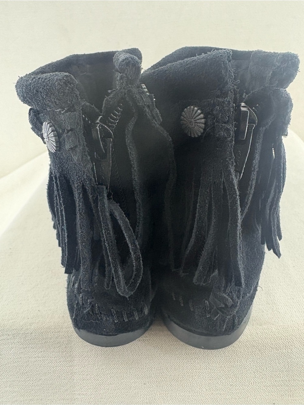 Minnetonka Black Suede Fringe Moccasin ankle Booties women’s 9 NEW - Picture 5 of 9